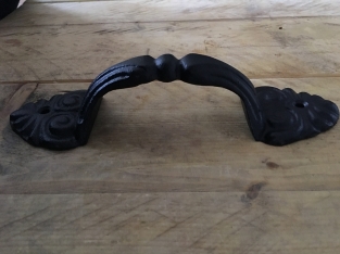 Door handle made of cast iron, Rasolie, beautiful black handle.